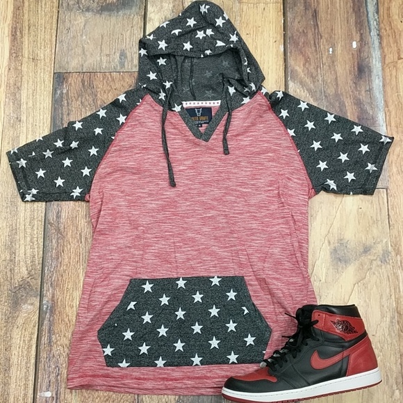 Quilted Garaffe Other - Black and red short sleeve hooded t-shirt size XL